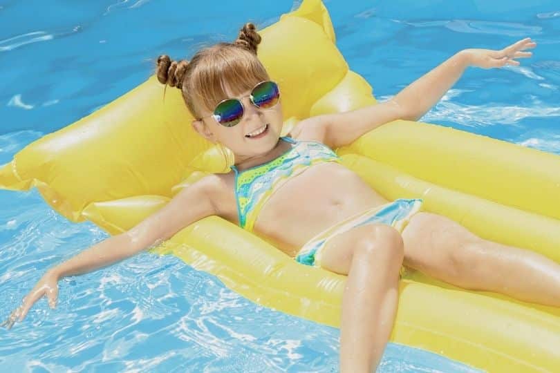 détente au camping les chenes verts avec espace quatique en bretagne